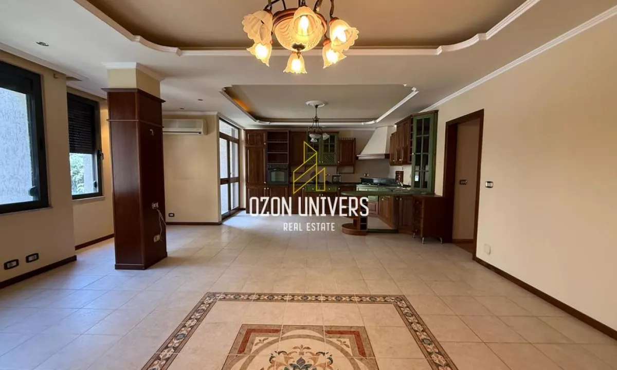 Shtepi ne shitje Apartament ne Tirane, 2+1, Mobilimi Pjeserisht e mobiluar, Pagesa 350,000  Euro.