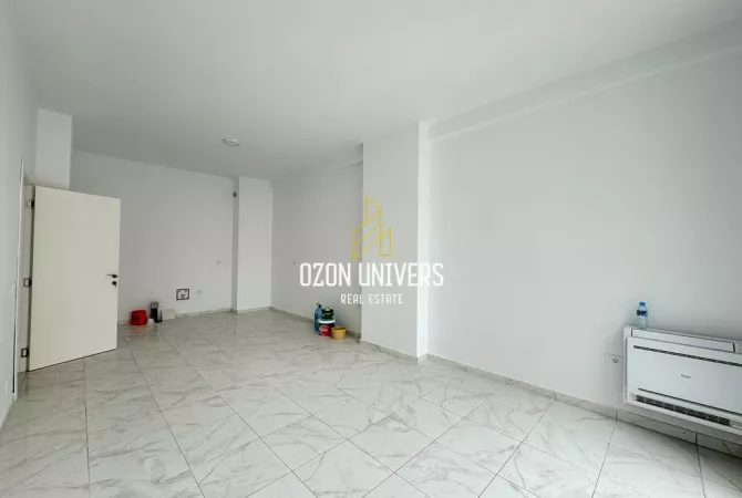 Shtepi me qera Apartament ne Tirane, 3+1, Mobilimi Bosh, pa mobiluar, Pagesa 1,000  Euro.