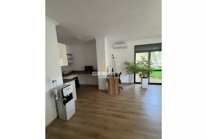 Shtepi me qera Apartament ne Tirane, 2+1, Mobilimi Pjeserisht e mobiluar, Pagesa 70,000  Leke.