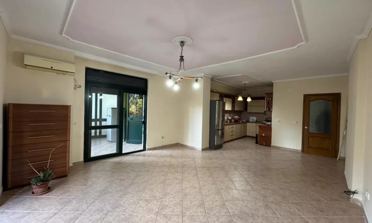 Shtepi me qera Apartament ne Tirane, 3+1, Mobilimi E mobiluar, Pagesa 110,000  Leke.