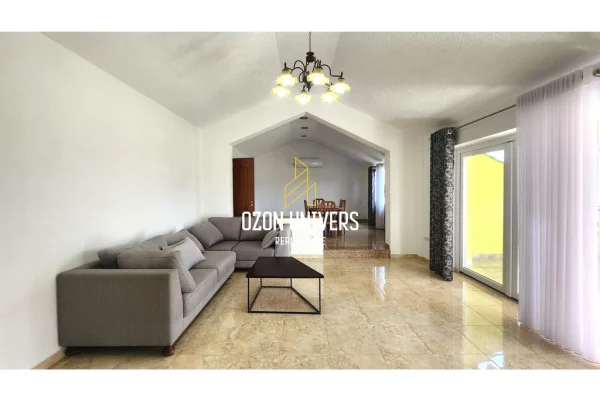 Shtepi ne shitje Apartament ne Tirane, 3+1, Mobilimi Pjeserisht e mobiluar, Pagesa 666,000  Euro.