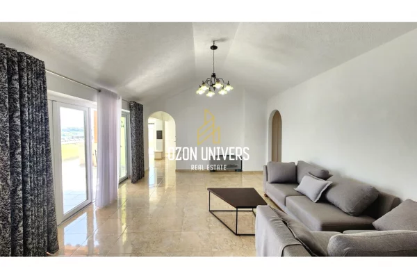 Shtepi ne shitje Apartament ne Tirane, 3+1, Mobilimi Pjeserisht e mobiluar, Pagesa 666,000  Euro.