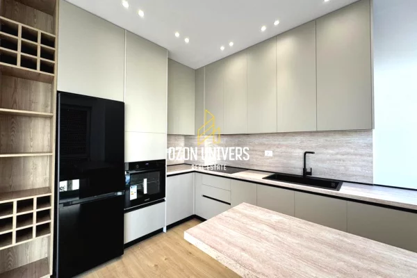 Private house for rent in Tirana 2+1, Emty