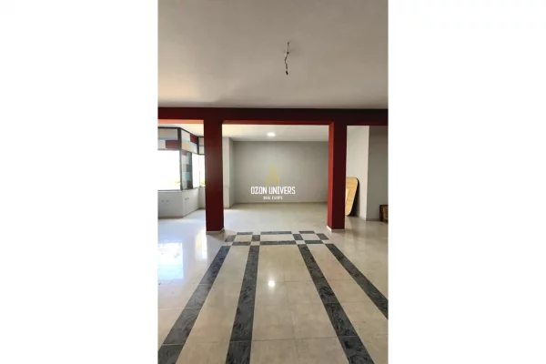 Ambient biznesi per qira tek Rruga e Kavajes, Qender!