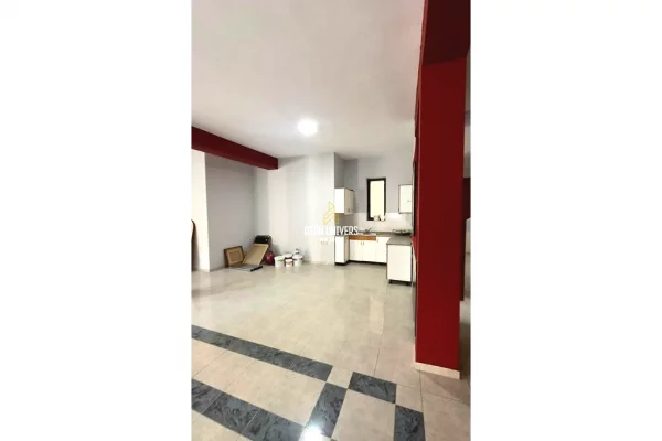 Ambient biznesi per qira tek Rruga e Kavajes, Qender!
