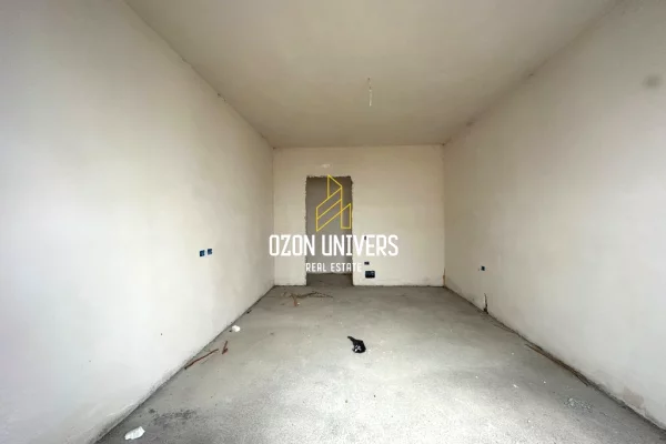 Shtepi ne shitje Apartament ne Tirane, 3+1, Mobilimi Bosh, pa mobiluar, Pagesa 270,770  Euro.