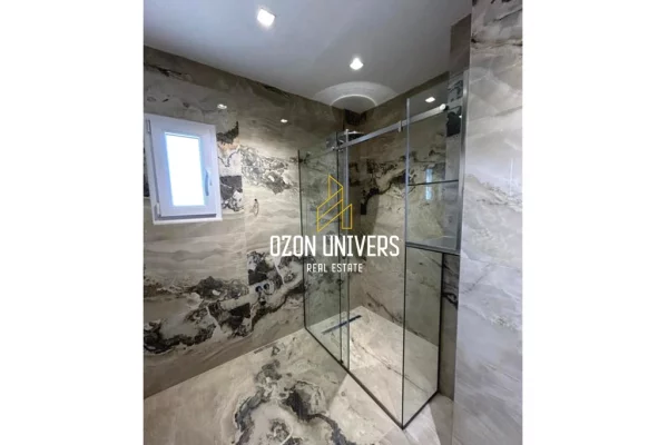 Shtepi ne shitje Apartament ne Tirane, 2+1, Mobilimi Bosh, pa mobiluar, Pagesa 250,000  Euro.