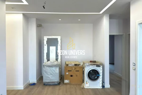 Shtepi ne shitje Apartament ne Tirane, 2+1, Mobilimi Bosh, pa mobiluar, Pagesa 250,000  Euro.