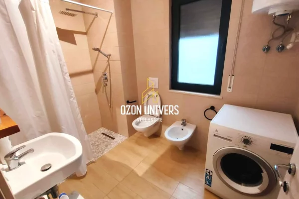 Shtepi ne shitje Apartament ne Tirane, 2+1, Mobilimi E mobiluar, Pagesa 250,000  Euro.