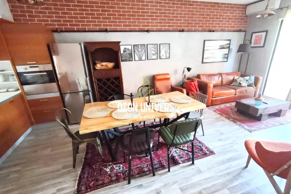 Shtepi ne shitje Apartament ne Tirane, 2+1, Mobilimi E mobiluar, Pagesa 250,000  Euro.