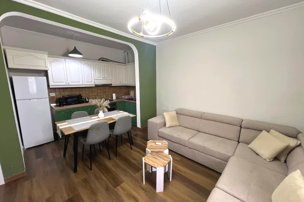 Shtepi me qera Apartament ne Tirane, 2+1, Mobilimi E mobiluar, Pagesa 85,000  Leke.