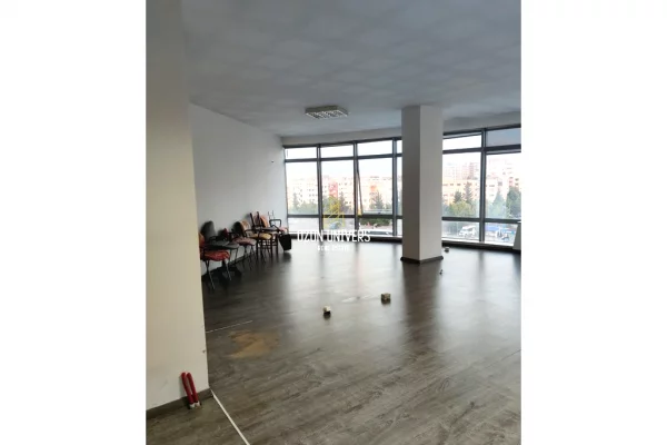Business Property for Rent 3+1 in Tirana - 350 Euro