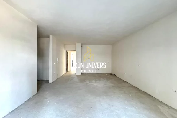 Shtepi ne shitje Apartament ne Tirane, 2+1, Mobilimi Bosh, pa mobiluar, Pagesa 194,633  Euro.