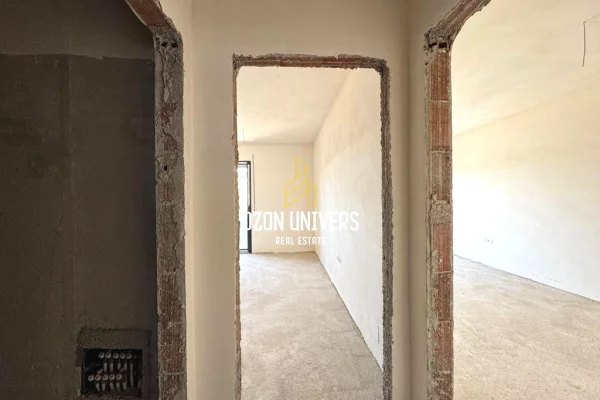 Shtepi ne shitje Apartament ne Tirane, 2+1, Mobilimi Bosh, pa mobiluar, Pagesa 194,633  Euro.