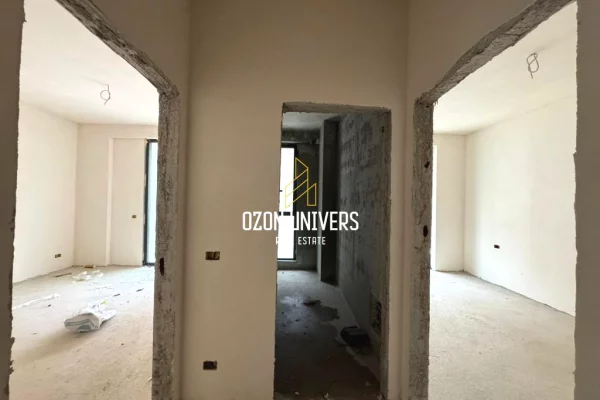 Shtepi ne shitje Apartament ne Tirane, 1+1, Mobilimi Bosh, pa mobiluar, Pagesa 205,000  Euro.