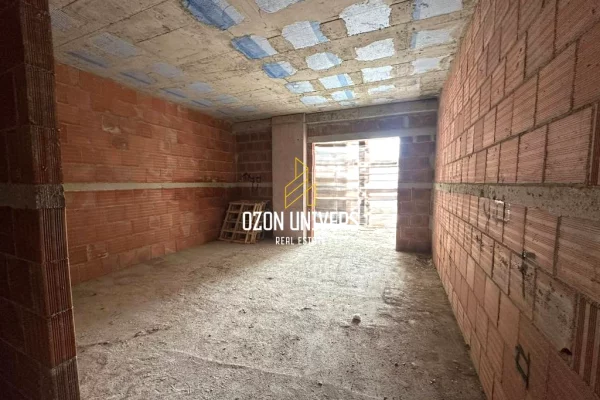 Apartament 1+1 për shitje tek ish Fusha e Aviacionit !