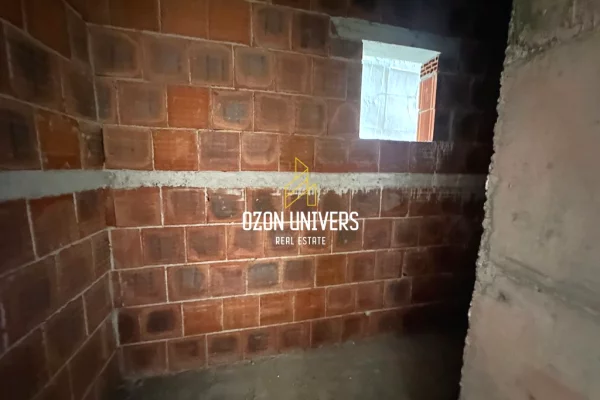 Shtepi ne shitje Apartament ne Tirane, 1+1, Mobilimi Bosh, pa mobiluar, Pagesa 115,920  Euro.