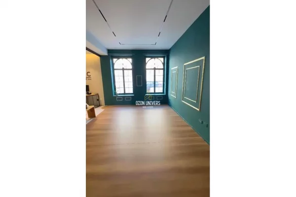 Ambiente Commerciale in Affitto 1+1 a Tirana - 2,750 Euro