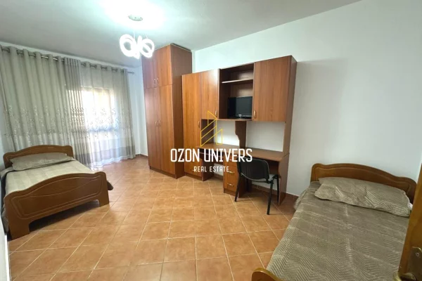 Shtepi me qera Apartament ne Tirane, 2+1, Mobilimi Bosh, pa mobiluar, Pagesa 60,000  Leke.