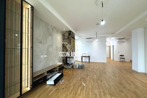 Villa di lusso in affitto a Tirana 5+1, SemiArredato