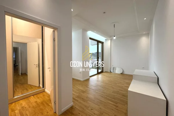 Villa di lusso in affitto a Tirana 5+1, SemiArredato