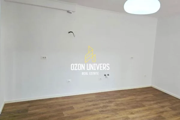 Shtepi ne shitje Apartament ne Tirane, 1+1, Mobilimi Bosh, pa mobiluar, Pagesa 115,000  Euro.