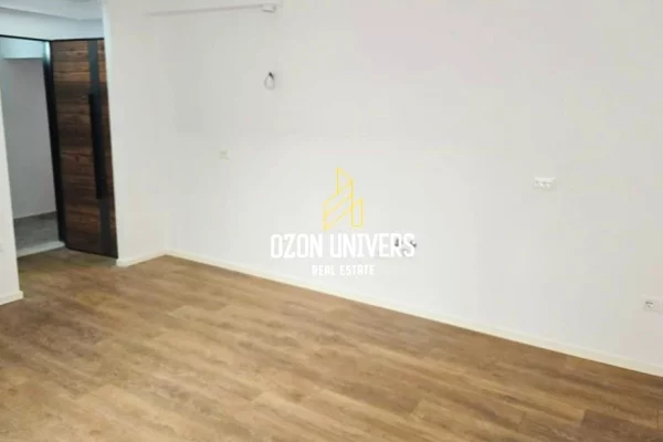 Shtepi ne shitje Apartament ne Tirane, 1+1, Mobilimi Bosh, pa mobiluar, Pagesa 115,000  Euro.