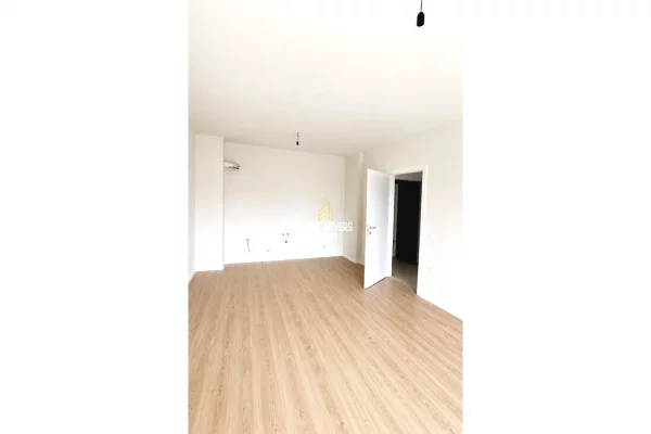 Shtepi ne shitje Apartament ne Tirane, 2+1, Mobilimi Bosh, pa mobiluar, Pagesa 136,000  Euro.