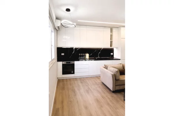 Shtepi ne shitje Apartament ne Tirane, 1+1, Mobilimi E mobiluar, Pagesa 15,500,000  Leke.