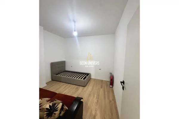 Shtepi ne shitje Apartament ne Tirane, 2+1, Mobilimi Pjeserisht e mobiluar, Pagesa 140,000  Euro.