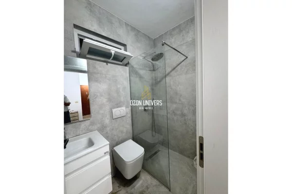 Shtepi ne shitje Apartament ne Tirane, 2+1, Mobilimi Pjeserisht e mobiluar, Pagesa 140,000  Euro.