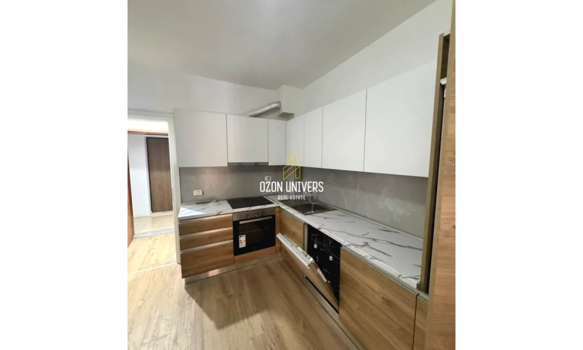 Shtepi ne shitje Apartament ne Tirane, 2+1, Mobilimi Pjeserisht e mobiluar, Pagesa 140,000  Euro.