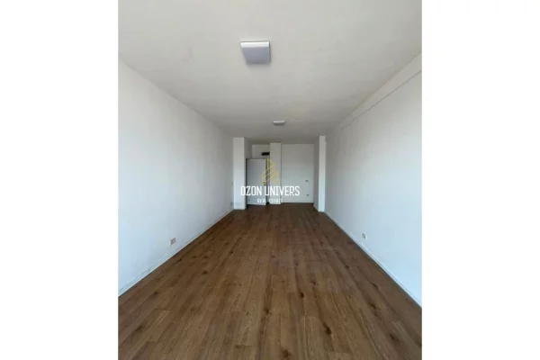Shtepi me qera Apartament ne Tirane, 3+1, Mobilimi Bosh, pa mobiluar, Pagesa 1,700  Euro.