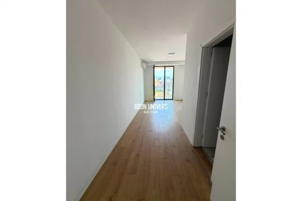 Shtepi me qera Apartament ne Tirane, 3+1, Mobilimi Bosh, pa mobiluar, Pagesa 1,700  Euro.