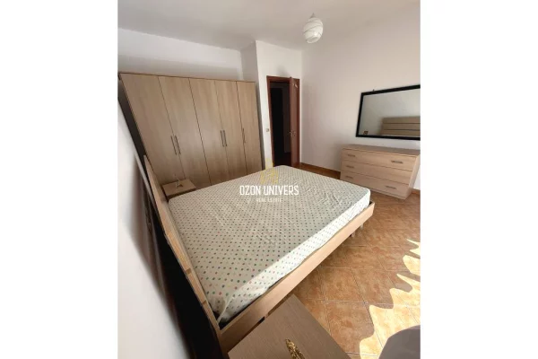 Shtepi ne shitje Apartament ne Tirane, 2+1, Mobilimi E mobiluar, Pagesa 180,000  Euro.