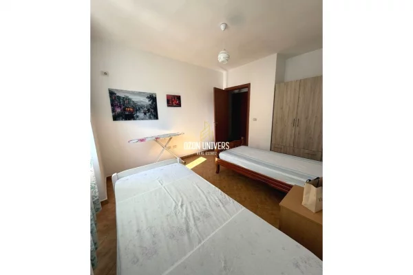 Shtepi ne shitje Apartament ne Tirane, 2+1, Mobilimi E mobiluar, Pagesa 180,000  Euro.