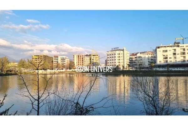 Truall ose Toke ne Tirane - 900,000 Euro