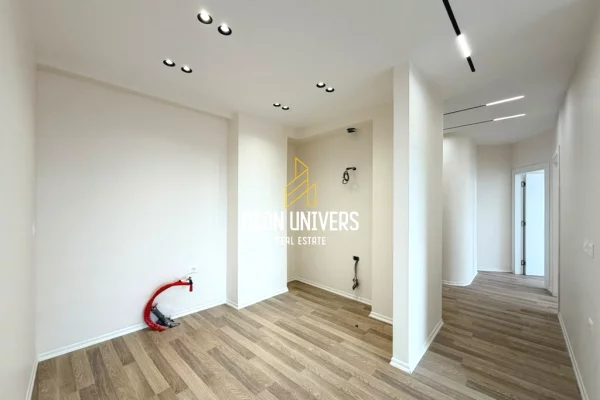 Shtepi ne shitje Apartament ne Tirane, 2+1, Mobilimi Bosh, pa mobiluar, Pagesa 15,500,000  Leke.