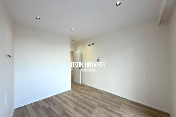 Shtepi ne shitje Apartament ne Tirane, 2+1, Mobilimi Bosh, pa mobiluar, Pagesa 15,500,000  Leke.