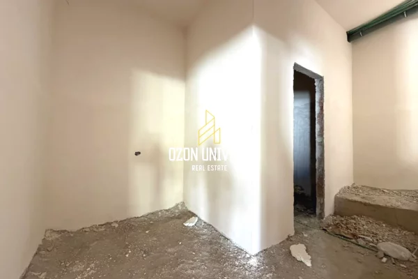 Shtepi ne shitje Apartament ne Tirane, 3+1, Mobilimi Bosh, pa mobiluar, Pagesa 490,000  Euro.