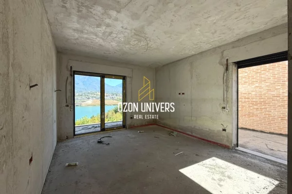 Shtepi ne shitje Apartament ne Tirane, 3+1, Mobilimi Bosh, pa mobiluar, Pagesa 490,000  Euro.