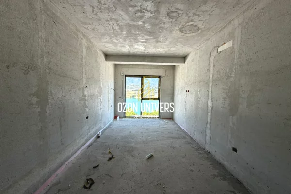 Shtepi ne shitje Apartament ne Tirane, 3+1, Mobilimi Bosh, pa mobiluar, Pagesa 490,000  Euro.