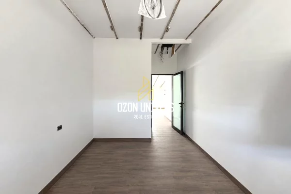 Shtepi ne shitje Apartament ne Tirane, 1+1, Mobilimi Bosh, pa mobiluar, Pagesa 135,000  Euro.