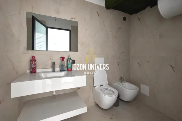 Shtepi ne shitje Apartament ne Tirane, 1+1, Mobilimi Bosh, pa mobiluar, Pagesa 135,000  Euro.