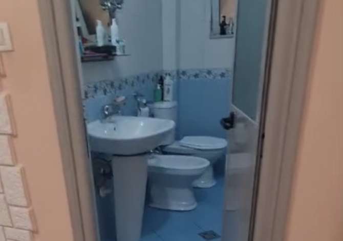 Shtepi ne shitje Apartament ne Tirane, 2+1, Mobilimi E mobiluar, Pagesa 133,000  Euro.