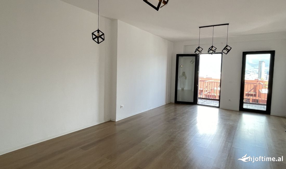 Shtepi ne shitje Apartament ne Tirane, 3+1, Mobilimi Bosh, pa mobiluar, Pagesa 510,000  Euro.