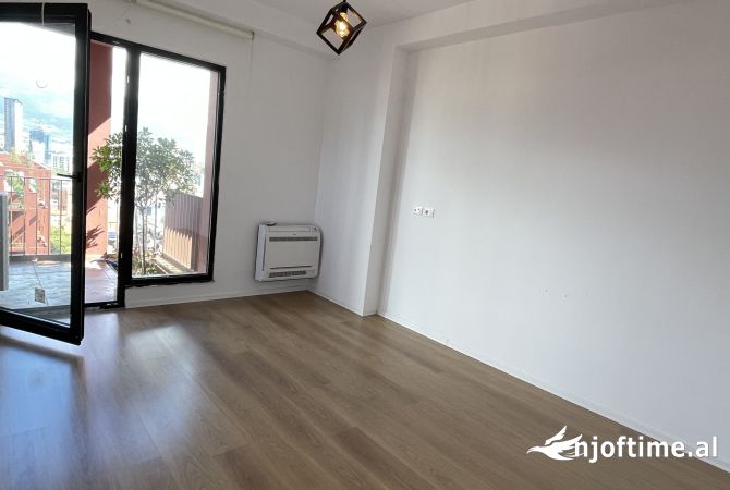 Shtepi ne shitje Apartament ne Tirane, 3+1, Mobilimi Bosh, pa mobiluar, Pagesa 510,000  Euro.