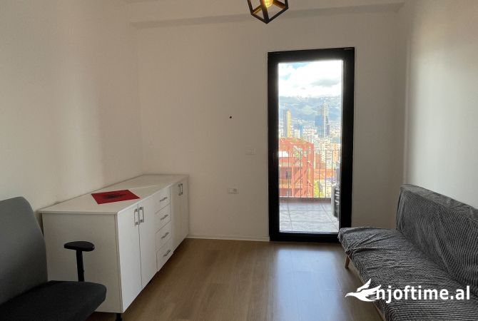 Shtepi ne shitje Apartament ne Tirane, 3+1, Mobilimi Bosh, pa mobiluar, Pagesa 510,000  Euro.