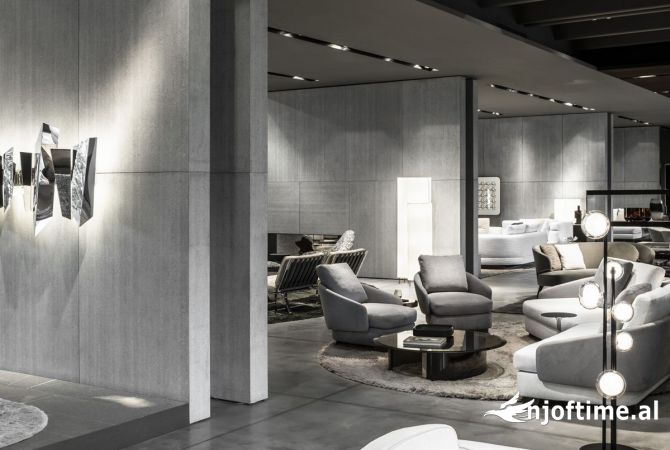 Ambiente Commerciale in Affitto 1+1 a Tirana - 6,000 Euro