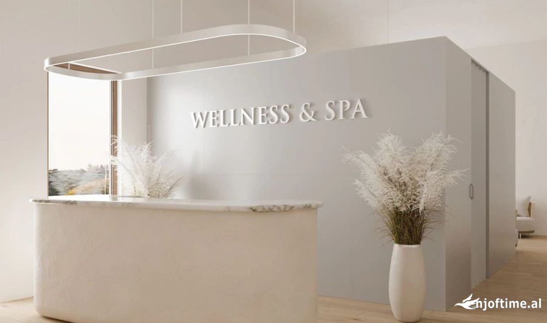 Shitet njesi biznesi 1100 m2 tek Liqeni i Thate